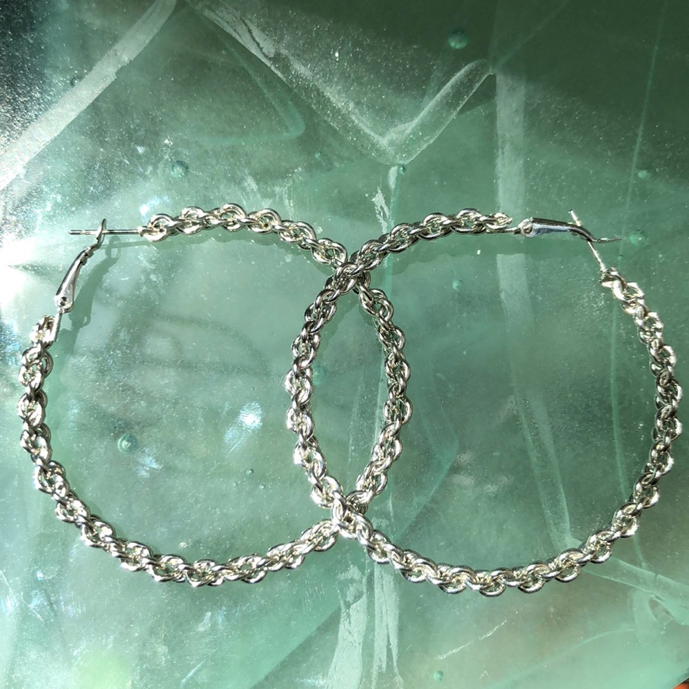 CHAIN HOOP EARRINGS